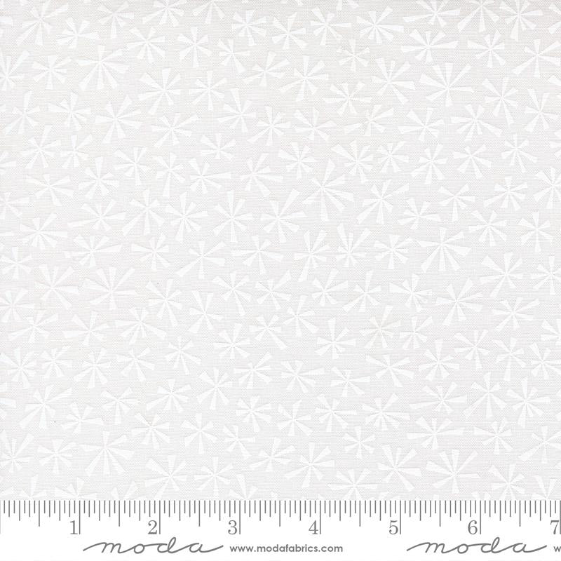 Snow Time – Tinsel | White | Me and My Sister Designs | Cotton Quilting Fabric